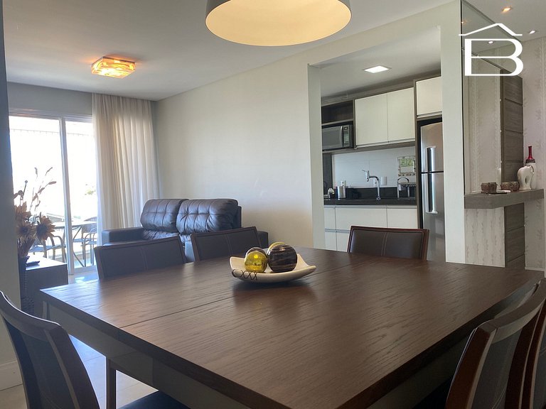 233 - Apartamento Frente Avenida em Bombinhas