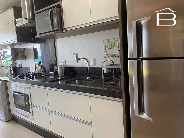 233 - Apartamento Frente Avenida em Bombinhas