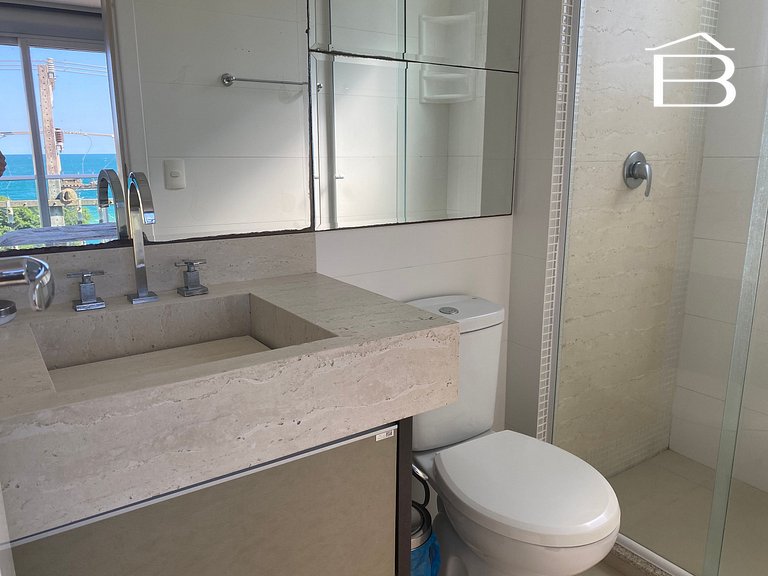 233 - Apartamento Frente Avenida em Bombinhas