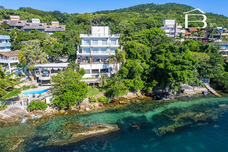 010 - Triplex frente mar até 10 pessoas na Praia da Lagoinha