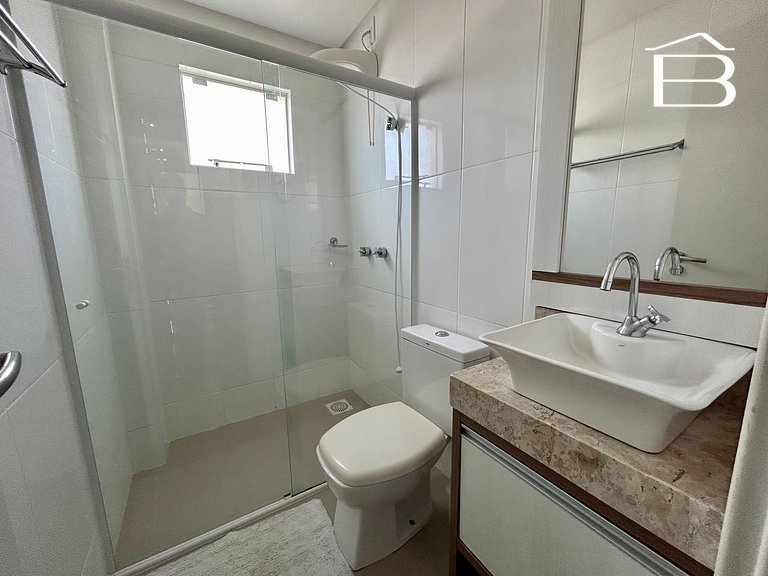 003 - Apartamento confortável com 3 quartos em Bombinhas!