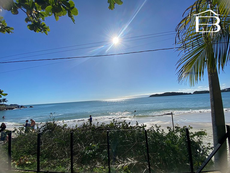 415 - Casa pé na areia para 13 pessoas no centro de Bombinha