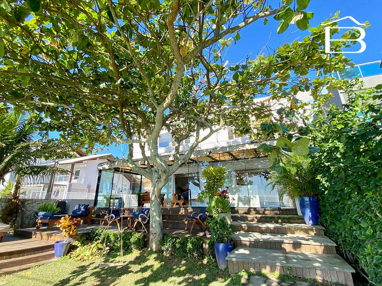 415 - Casa pé na areia para 13 pessoas no centro de Bombinha