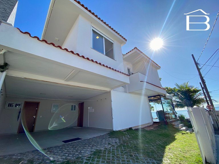 415 - Casa pé na areia para 13 pessoas no centro de Bombinha