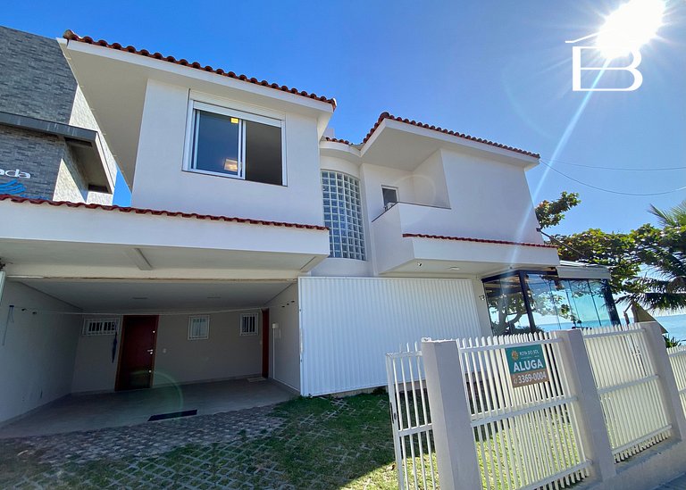 415 - Casa pé na areia para 13 pessoas no centro de Bombinha