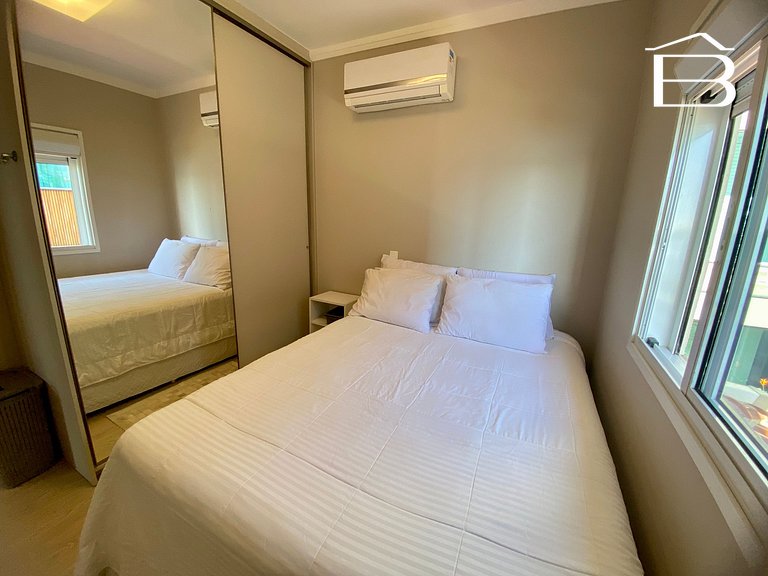 415 - Casa pé na areia para 13 pessoas no centro de Bombinha