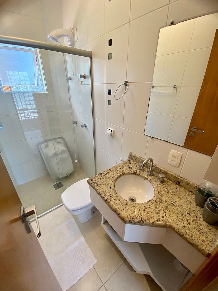 415 - Casa pé na areia para 13 pessoas no centro de Bombinha