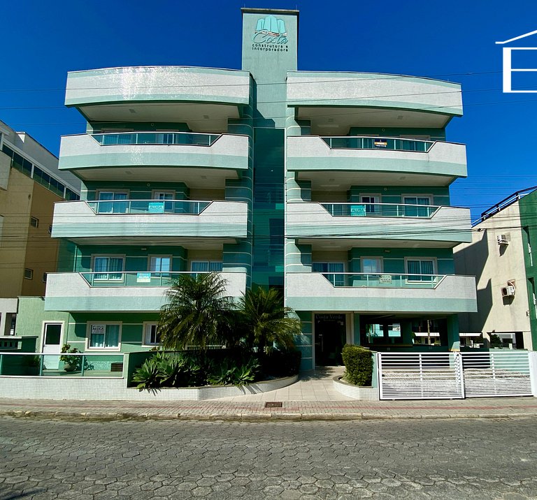 045A - Central, Aconchegante e Completo – 2 Quartos em Bombi