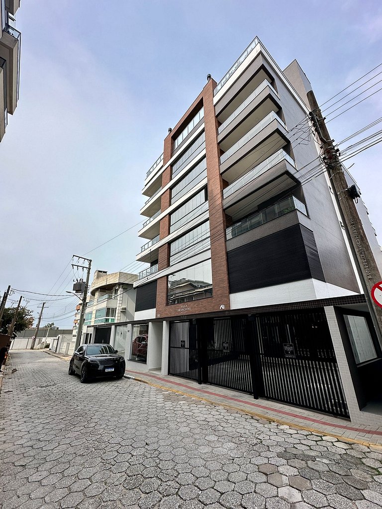 085 - Flat para 4 pessoas com piscina em Bombas
