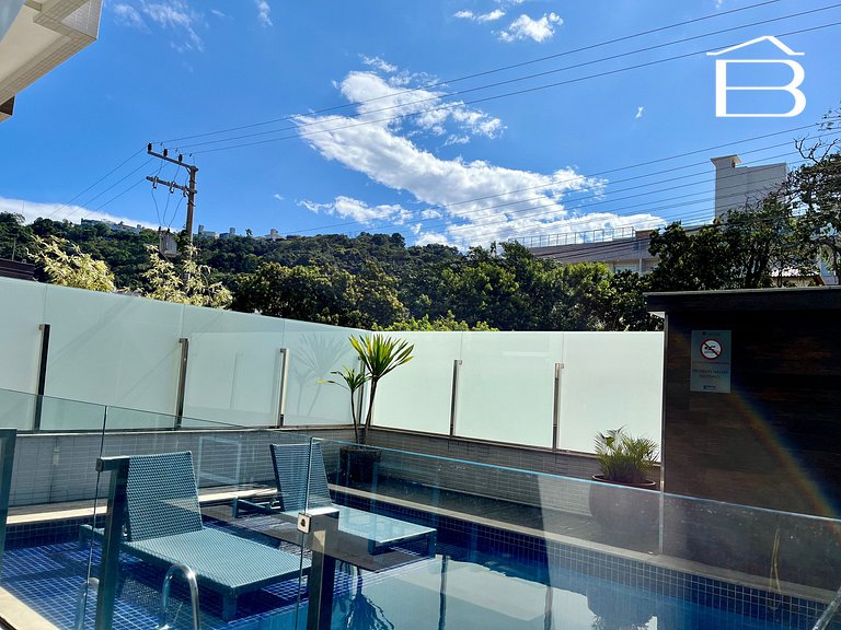 133 - Jacuzzi Privativa e vista mar em Bombinhas