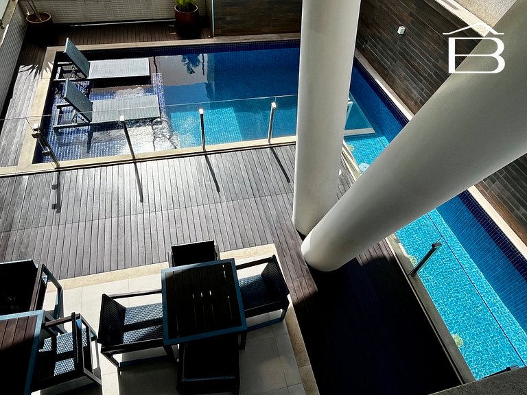 133 - Jacuzzi Privativa e vista mar em Bombinhas