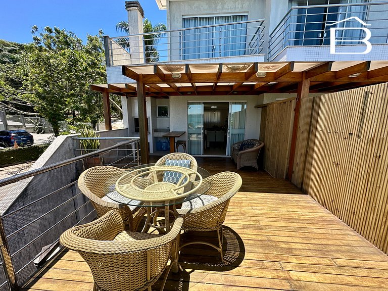 010 - Triplex frente mar até 10 pessoas na Praia da Lagoinha