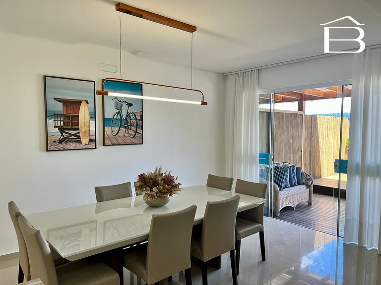 010 - Triplex frente mar até 10 pessoas na Praia da Lagoinha