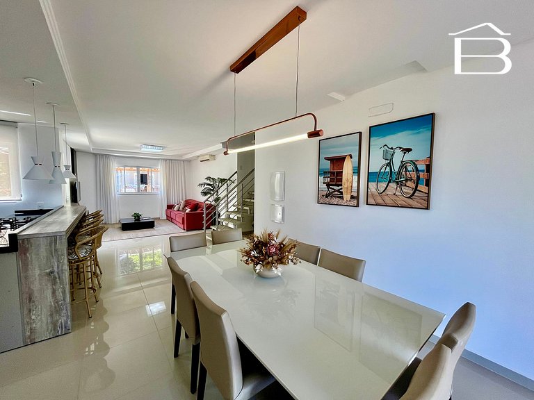 010 - Triplex frente mar até 10 pessoas na Praia da Lagoinha