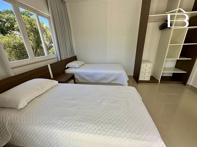 010 - Triplex frente mar até 10 pessoas na Praia da Lagoinha