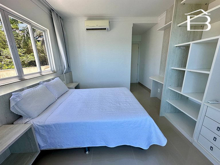 010 - Triplex frente mar até 10 pessoas na Praia da Lagoinha