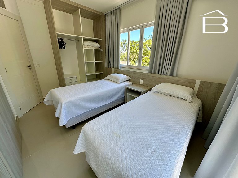 010 - Triplex frente mar até 10 pessoas na Praia da Lagoinha
