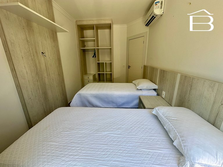 010 - Triplex frente mar até 10 pessoas na Praia da Lagoinha