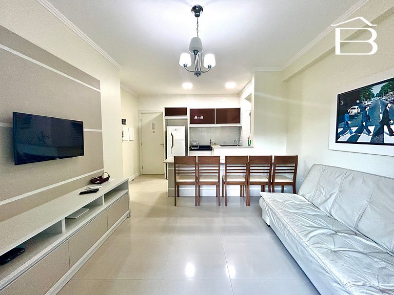 074B - Apartamento na praia central de Bombinhas!