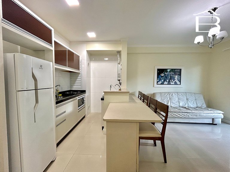 074B - Apartamento na praia central de Bombinhas!