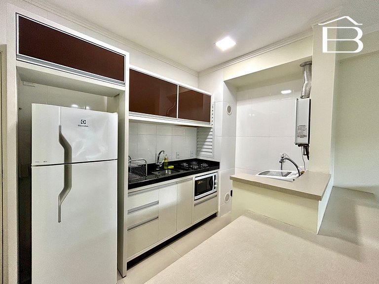 074B - Apartamento na praia central de Bombinhas!