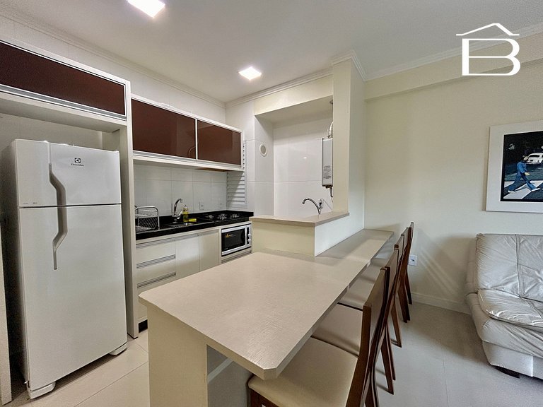 074B - Apartamento na praia central de Bombinhas!