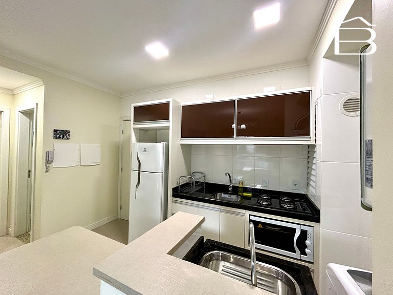 074B - Apartamento na praia central de Bombinhas!