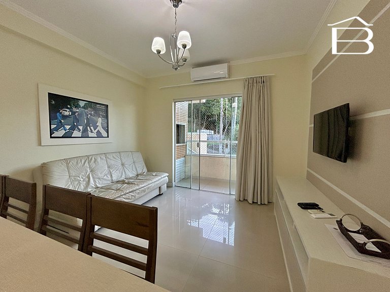 074B - Apartamento na praia central de Bombinhas!