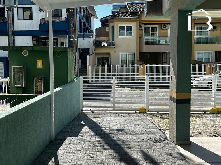 045A - Central, Aconchegante e Completo – 2 Quartos em Bombi
