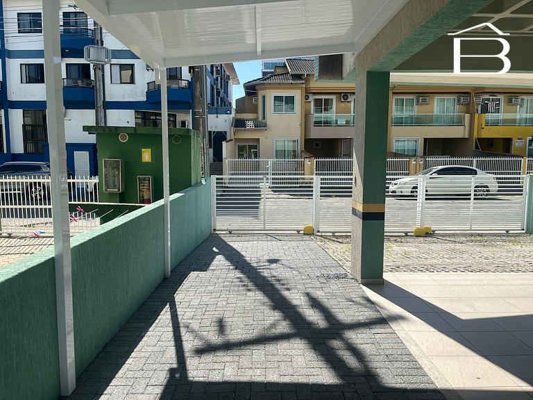 045A - Central, Aconchegante e Completo – 2 Quartos em Bombi