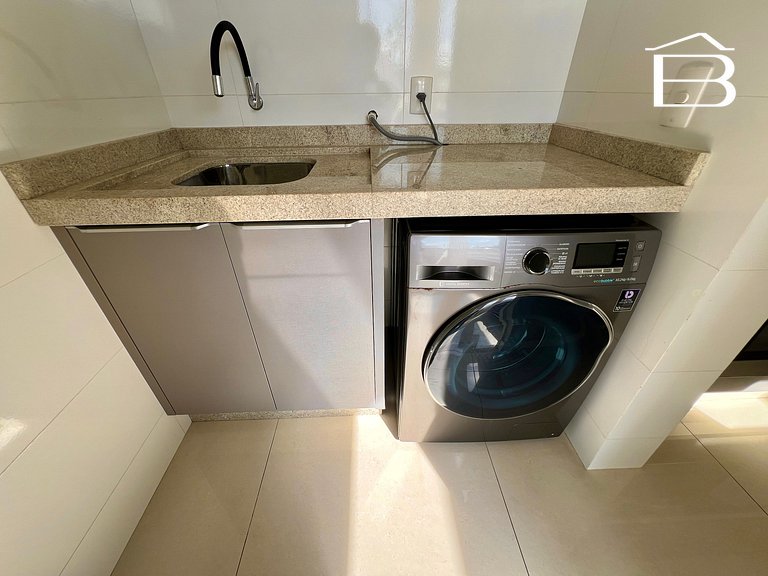 133 - Jacuzzi Privativa e vista mar em Bombinhas