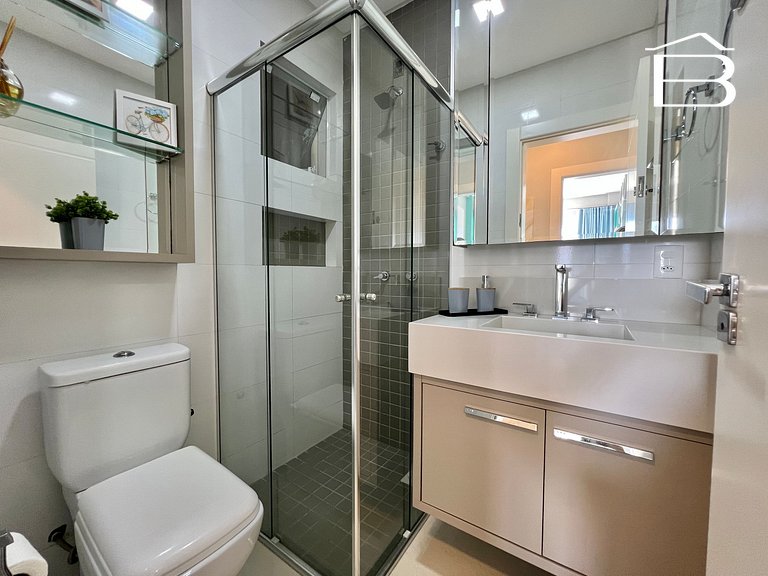 133 - Jacuzzi Privativa e vista mar em Bombinhas