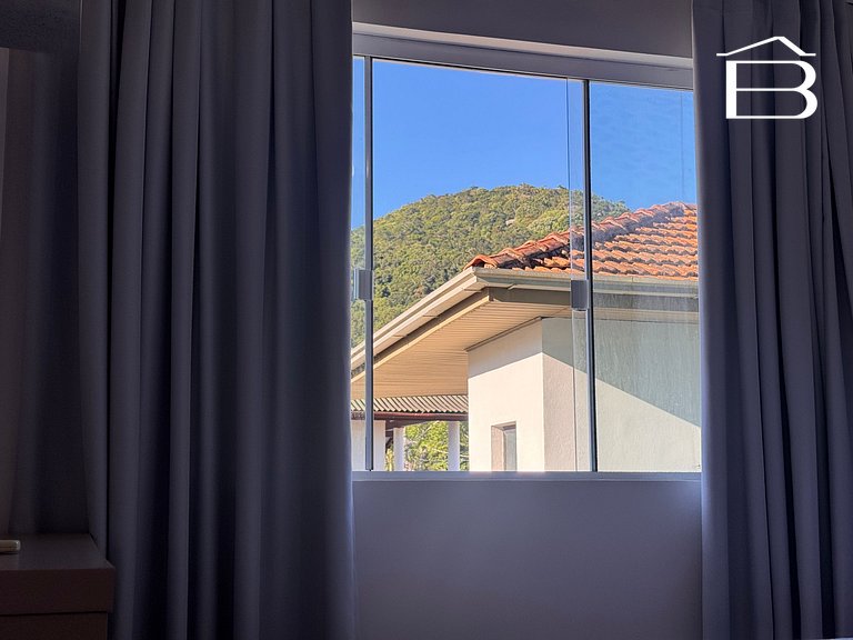 076 - Apartamento próximo a praia de 4 ilhas