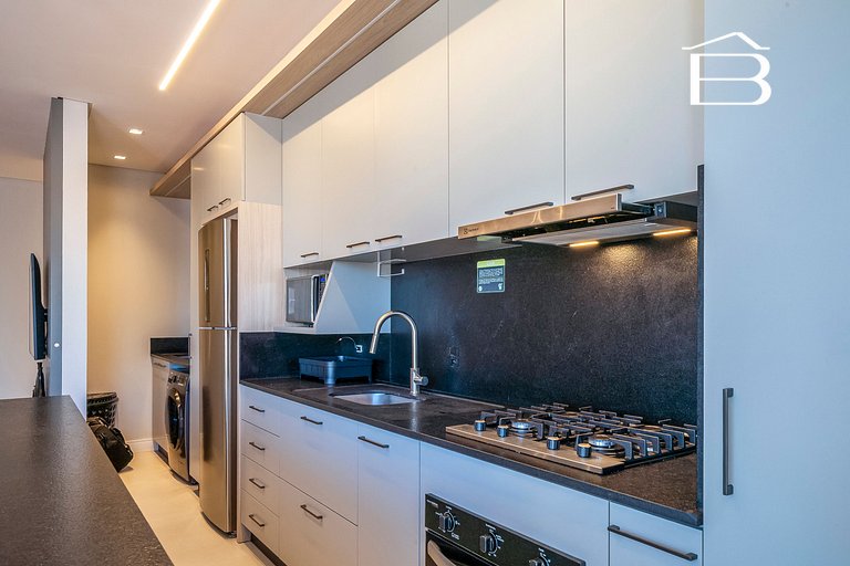 Leme 208 – Apartamento novíssimo a poucos metros do mar em B