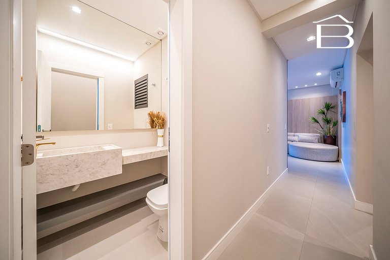 Leme 208 – Apartamento novíssimo a poucos metros do mar em B