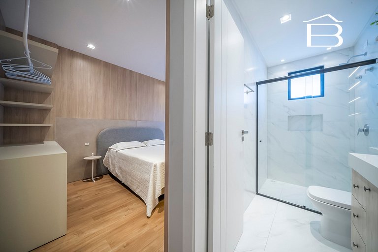 Leme 208 – Apartamento novíssimo a poucos metros do mar em B