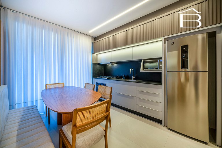 Leme 106 – Apartamento novíssimo a poucos metros do mar em B