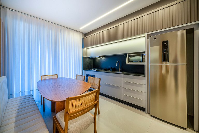 Leme 106 - Novíssimo Apartamento a Poucos Metros do Mar em B
