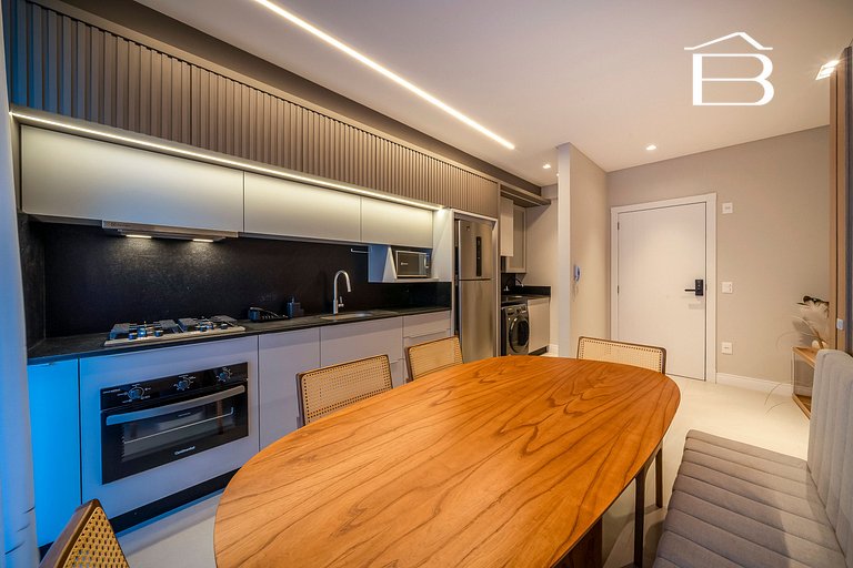 Leme 106 – Apartamento novíssimo a poucos metros do mar em B