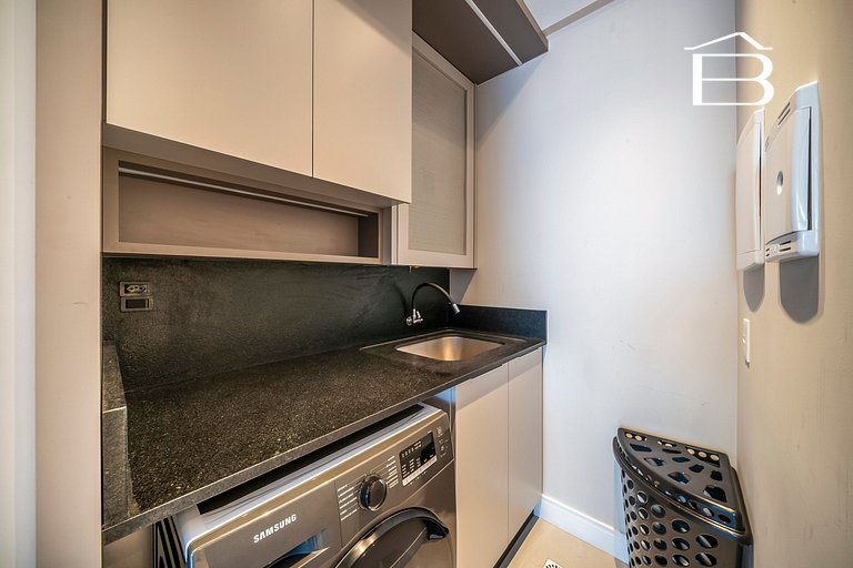Leme 106 – Apartamento novíssimo a poucos metros do mar em B