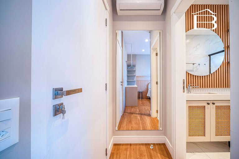 Leme 106 – Apartamento novíssimo a poucos metros do mar em B