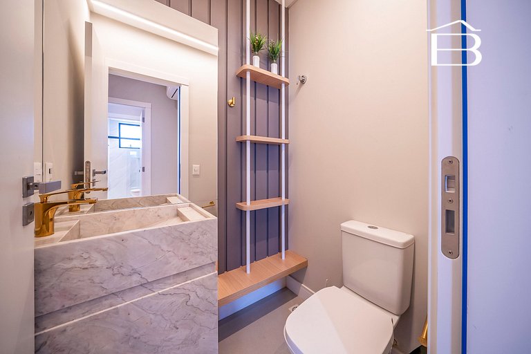 Leme 106 – Apartamento novíssimo a poucos metros do mar em B