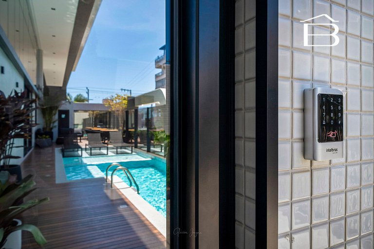 Leme 106 – Apartamento novíssimo a poucos metros do mar em B