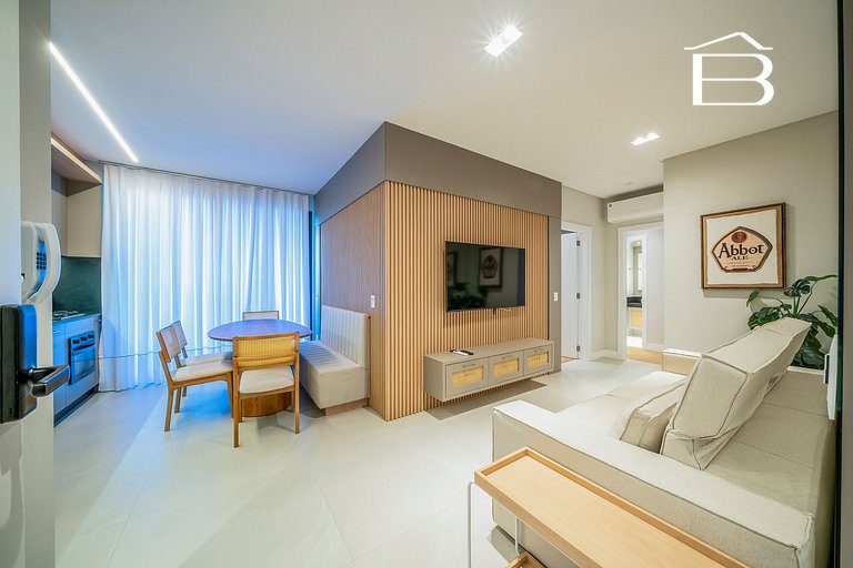 Leme 107 – Apartamento novíssimo a poucos metros do mar em B