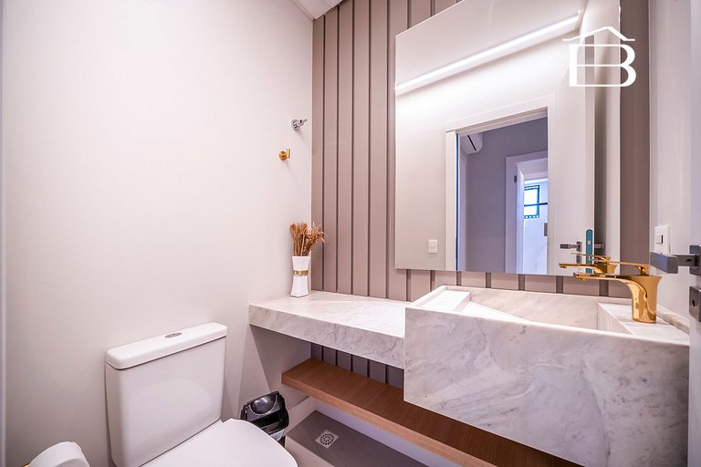 Leme 107 – Apartamento novíssimo a poucos metros do mar em B
