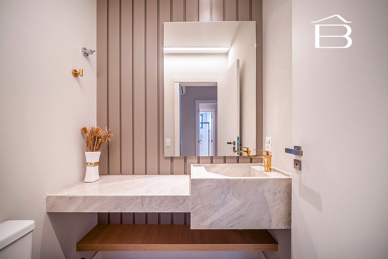 Leme 107 – Apartamento novíssimo a poucos metros do mar em B
