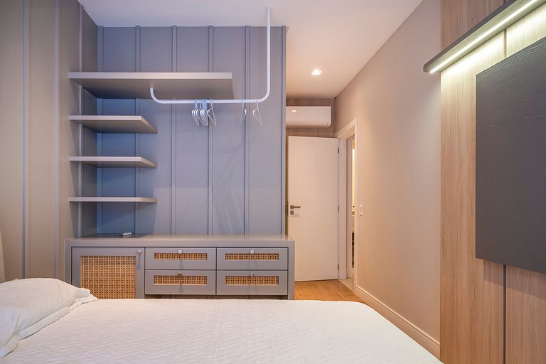 Leme 107 - Novíssimo Apartamento a Poucos Metros do Mar em B