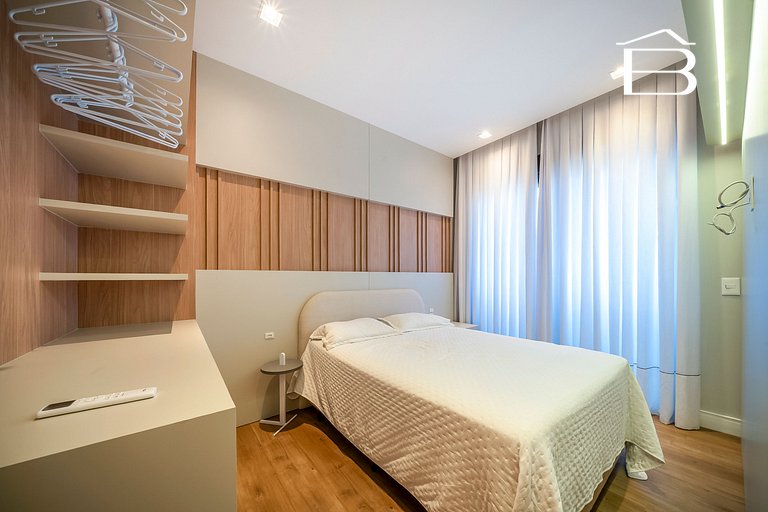 Leme 107 – Apartamento novíssimo a poucos metros do mar em B