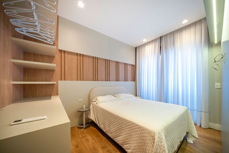 Leme 107 - Novíssimo Apartamento a Poucos Metros do Mar em B