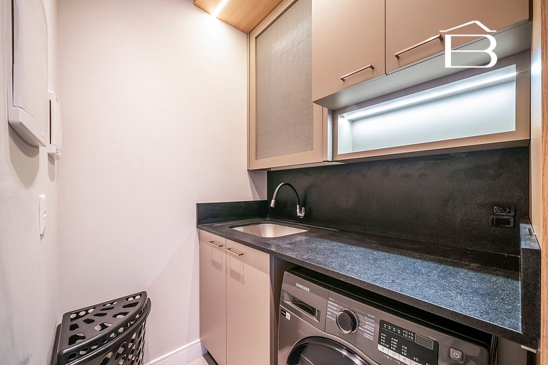 Leme 107 – Apartamento novíssimo a poucos metros do mar em B